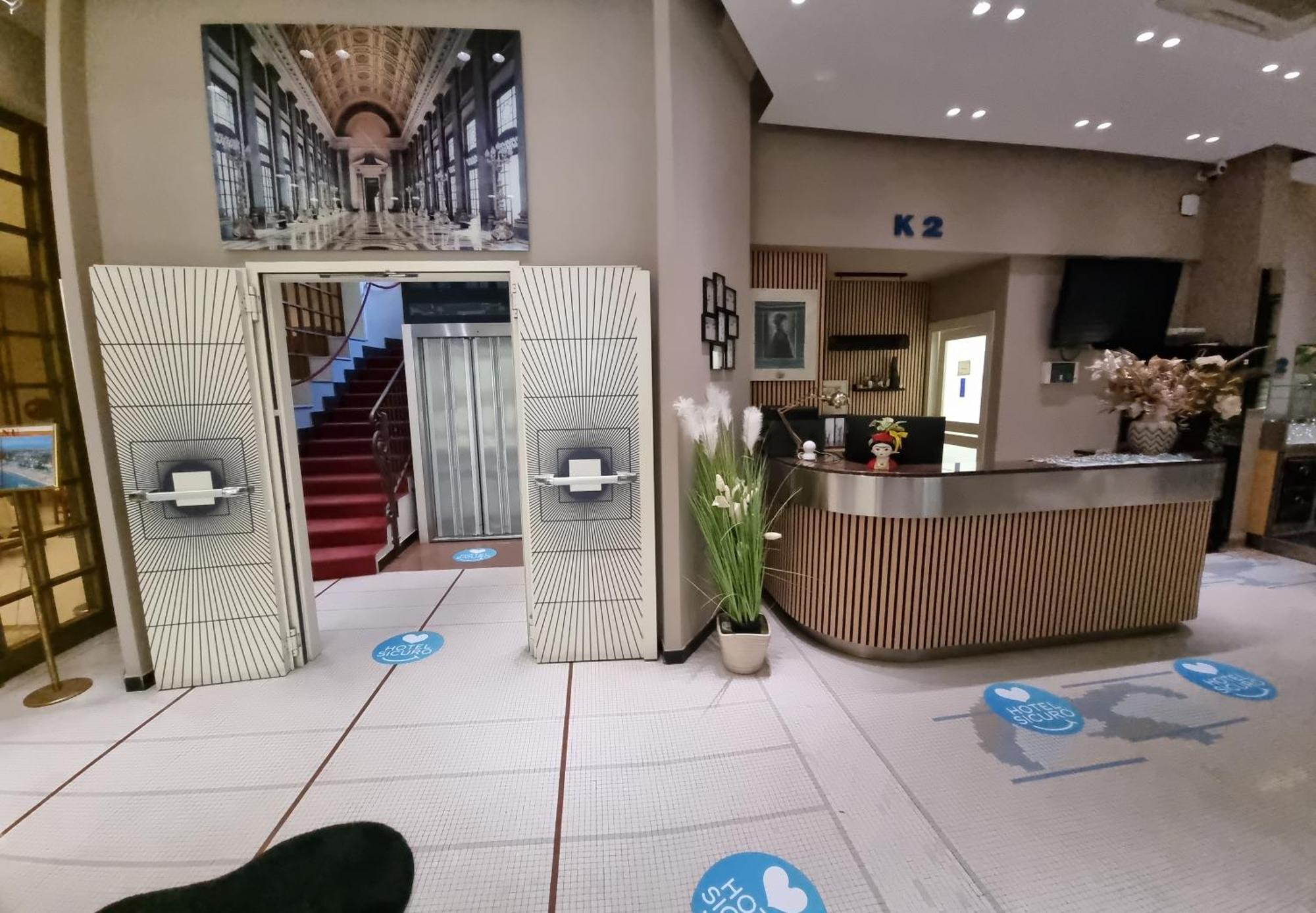 Hotel K2 Cervia 3 Stelle Sup Exterior foto