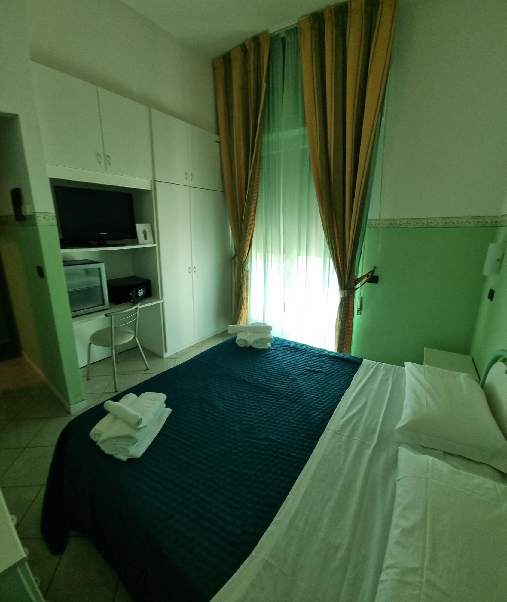 Hotel K2 Cervia 3 Stelle Sup Exterior foto